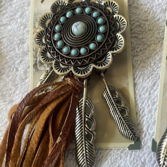 Poetic Spirit -Jewelry making accessory. Silver, Turquoise stone & brown leather - Picture 15 of 16